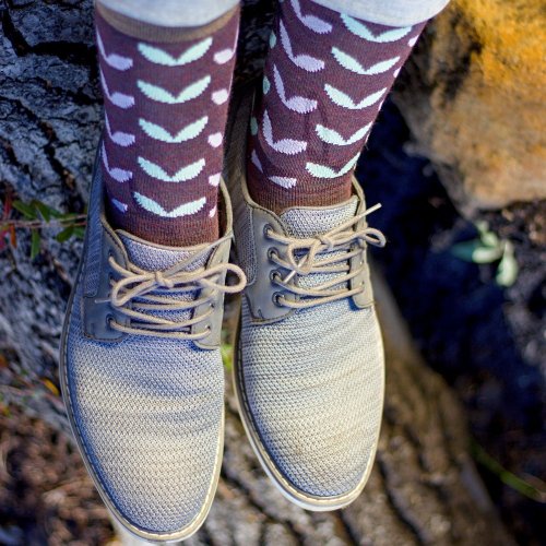 Pánské i dámské ponožky z merino vlny, světle-hnědé se vzorem lístečků